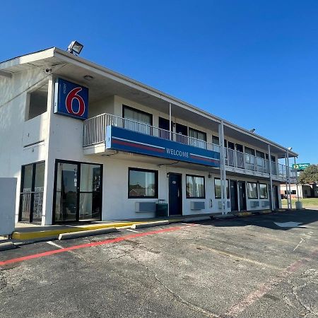 Motel 6 Denton, Tx - Unt Exteriér fotografie