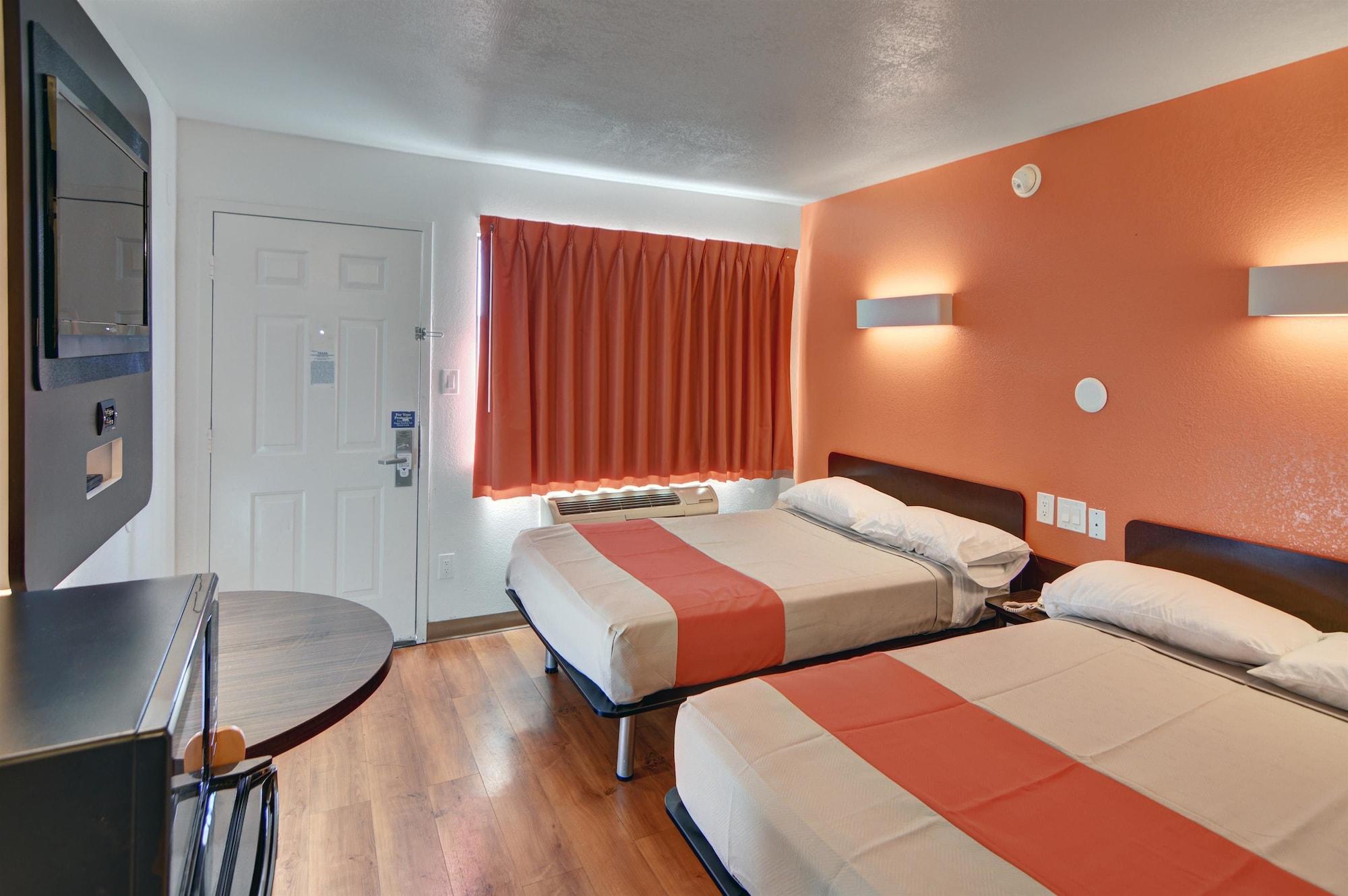 Motel 6 Denton, Tx - Unt Exteriér fotografie