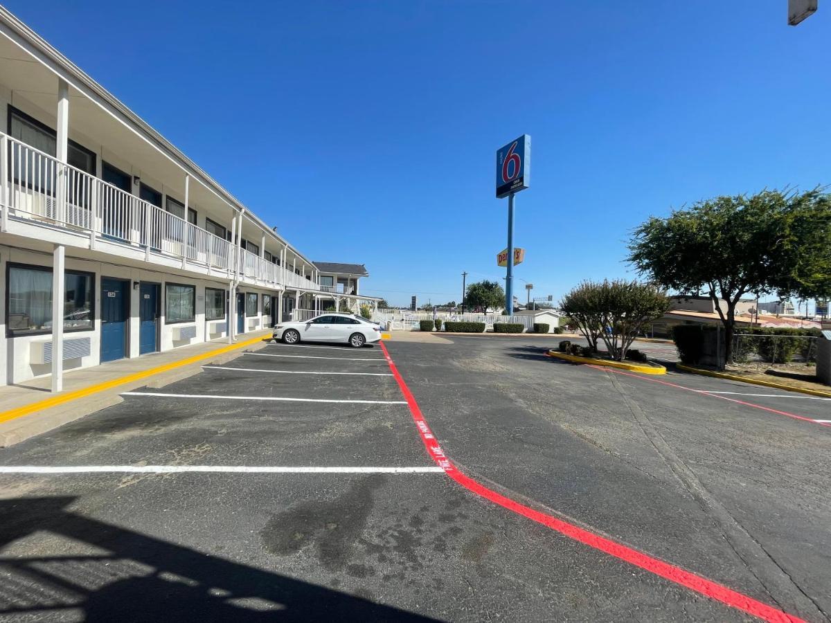 Motel 6 Denton, Tx - Unt Exteriér fotografie