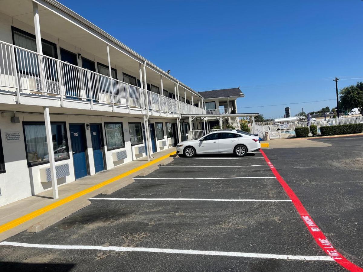 Motel 6 Denton, Tx - Unt Exteriér fotografie