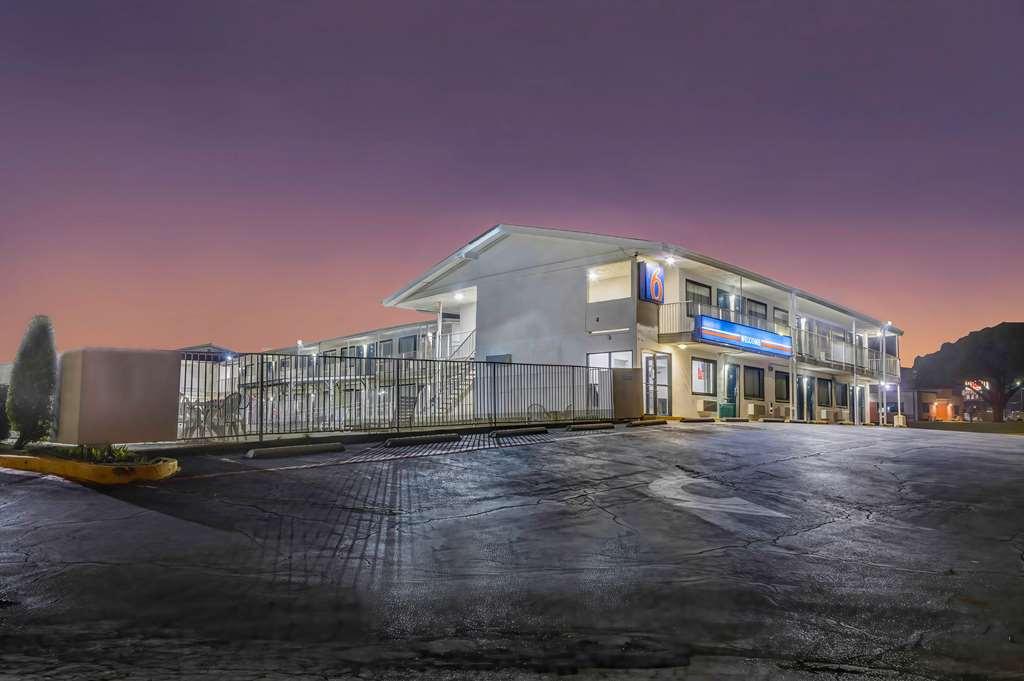 Motel 6 Denton, Tx - Unt Exteriér fotografie