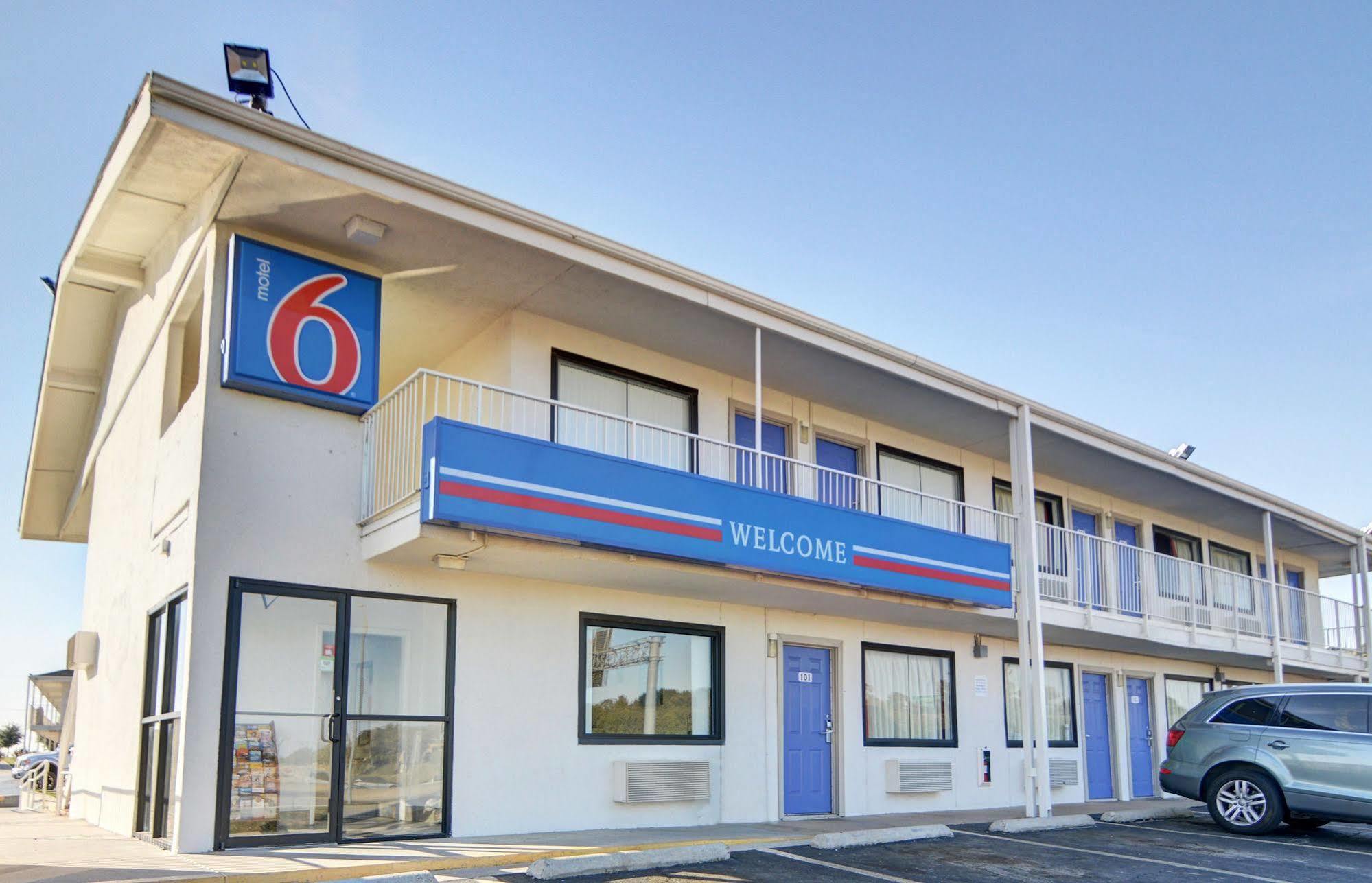Motel 6 Denton, Tx - Unt Exteriér fotografie