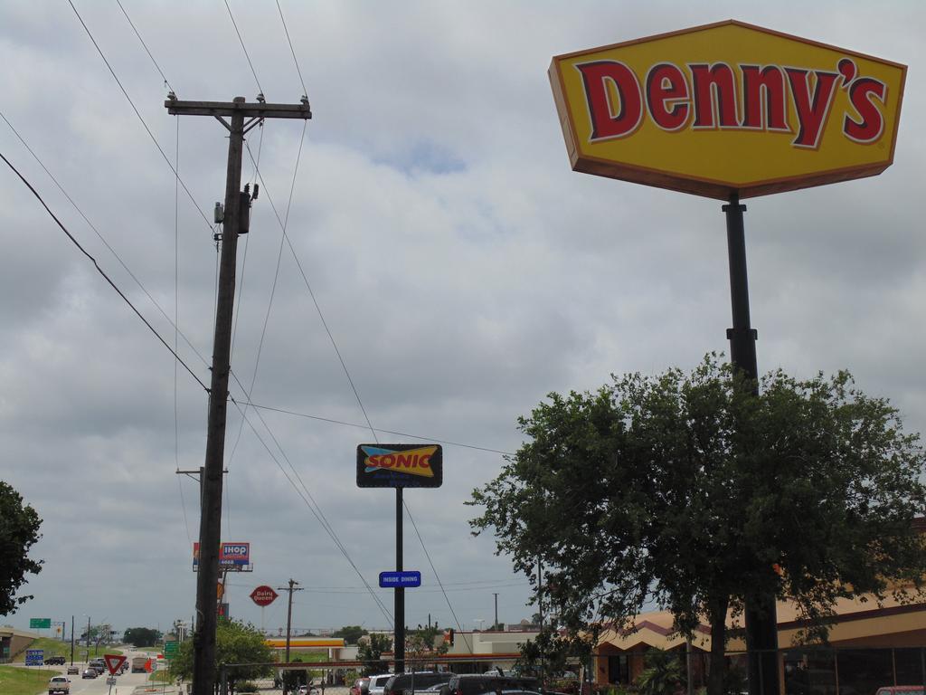 Motel 6 Denton, Tx - Unt Exteriér fotografie