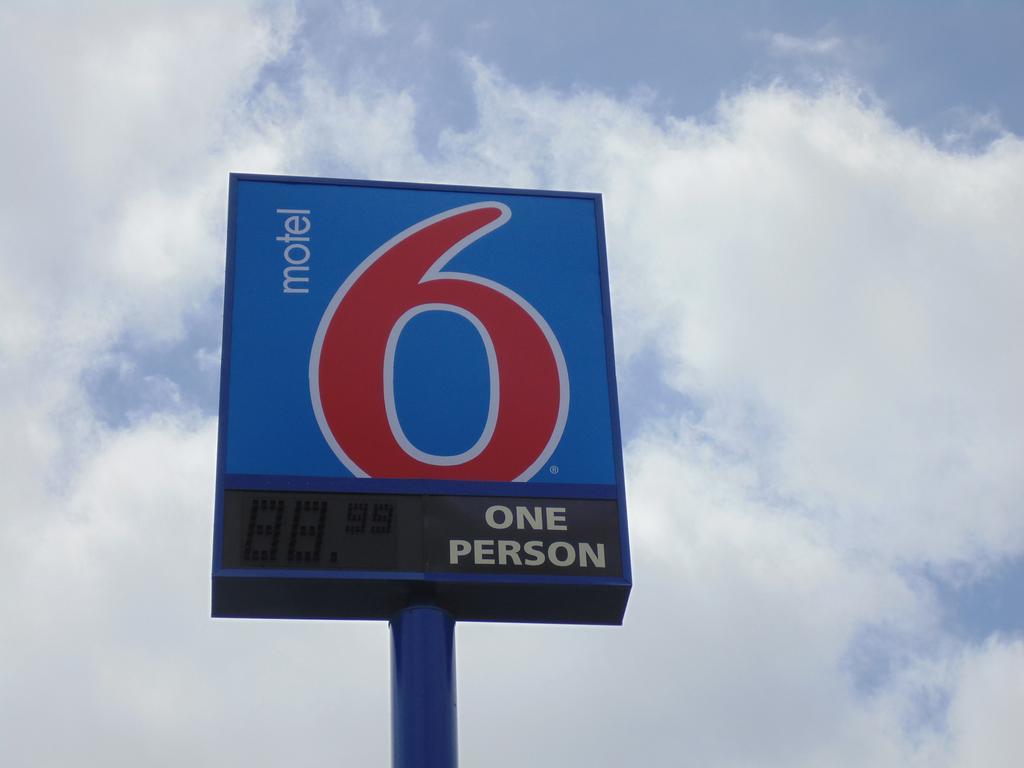Motel 6 Denton, Tx - Unt Exteriér fotografie